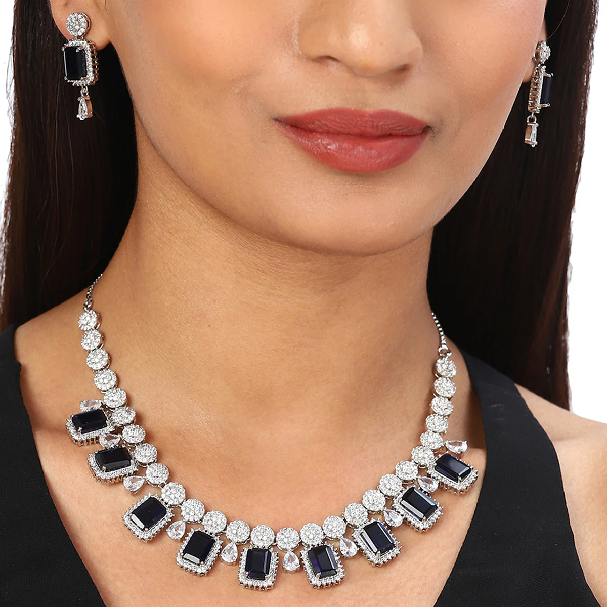 Sparkling Elegance Blue Stones Necklace Set - Image 2