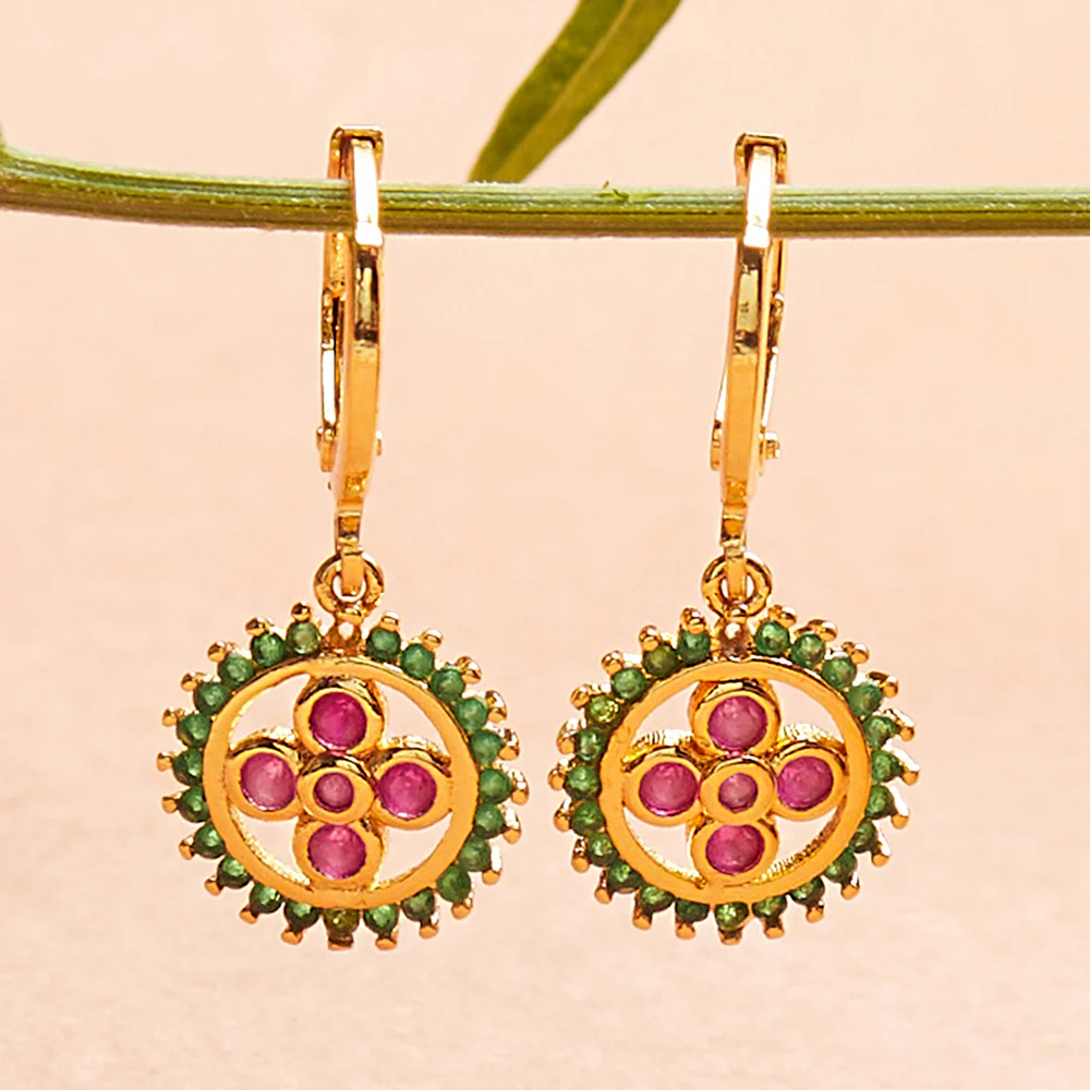 Spakling Essentials Chic Pair Of Earrings