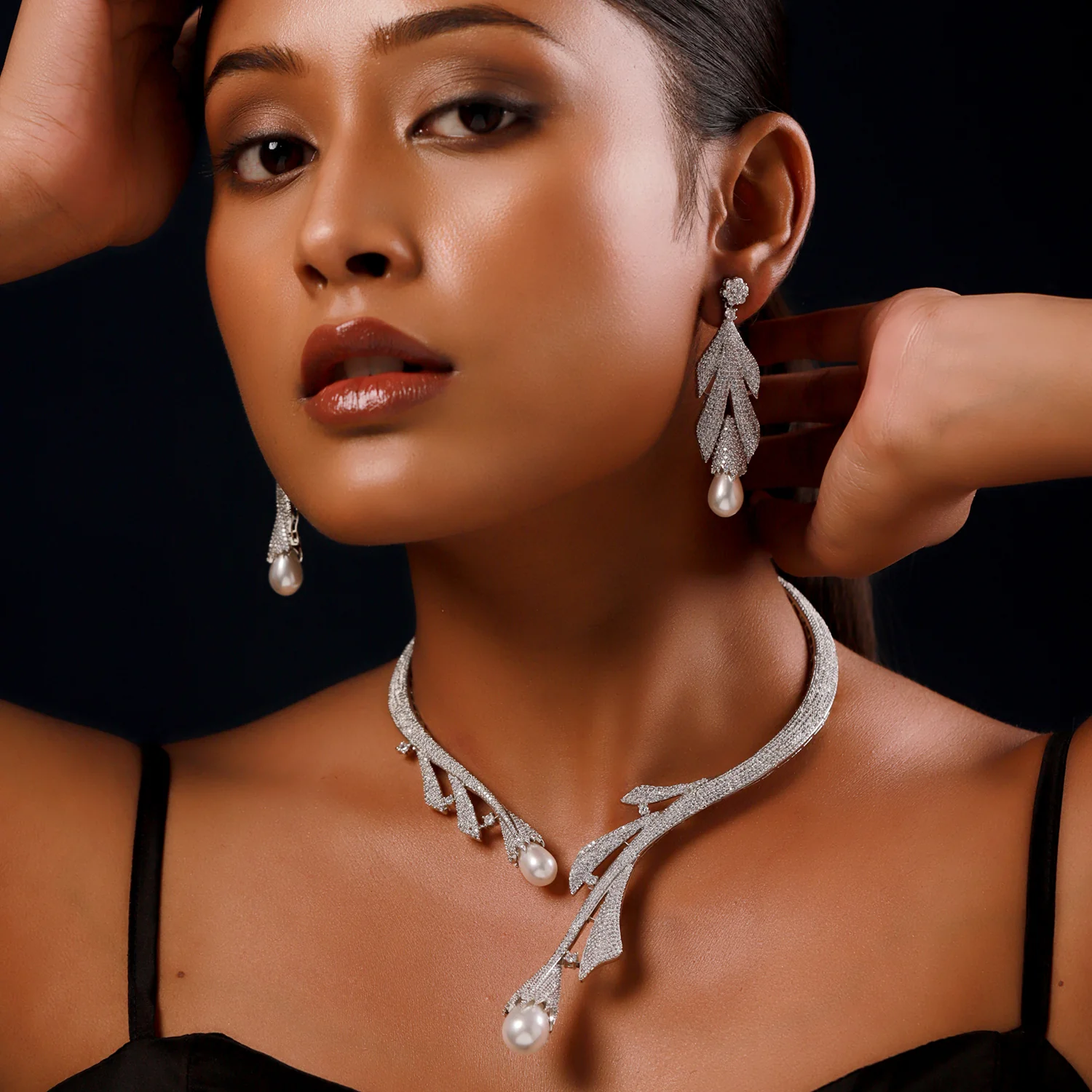 Sparkling Elegance Aaina Pearl-Twirl Hasli Necklace Set - Image 2