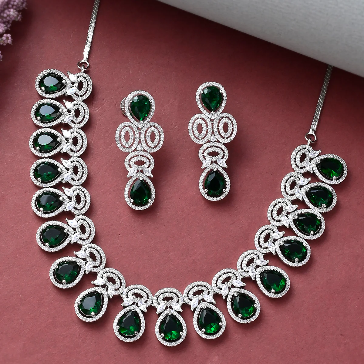 Sparkling Elegance Green Teardrop Zircons Jewellery Set
