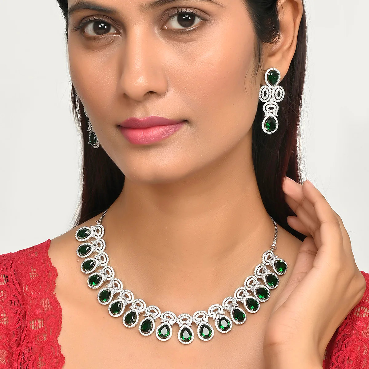 Sparkling Elegance Green Teardrop Zircons Jewellery Set - Image 2