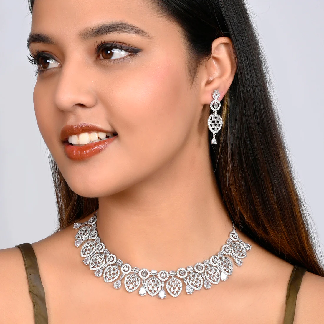 Sparkling Elegance Opulent Zirconia Gems Jewellery Set - Image 2