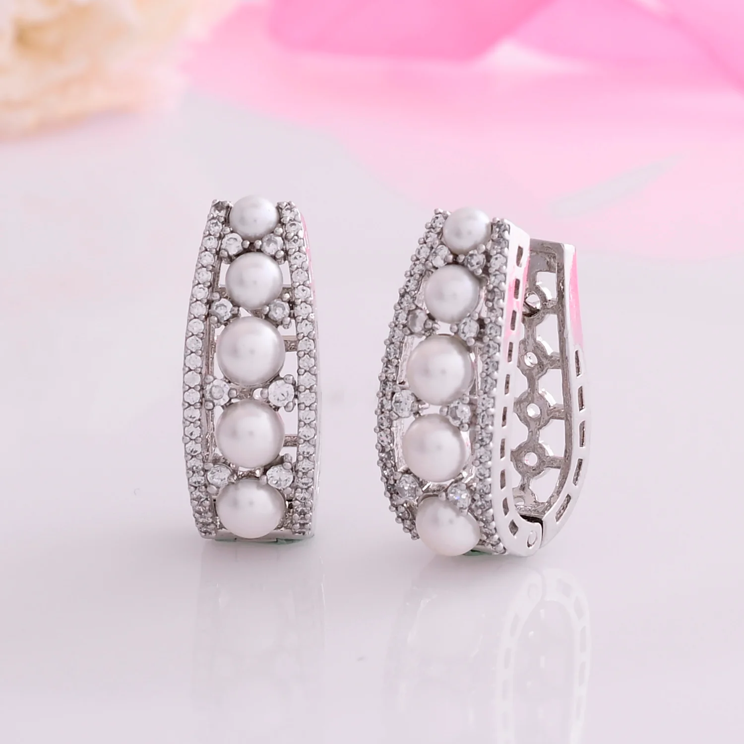 Sparkling Elegance Pearl Accents Classic Gold Hoop Stud Earrings