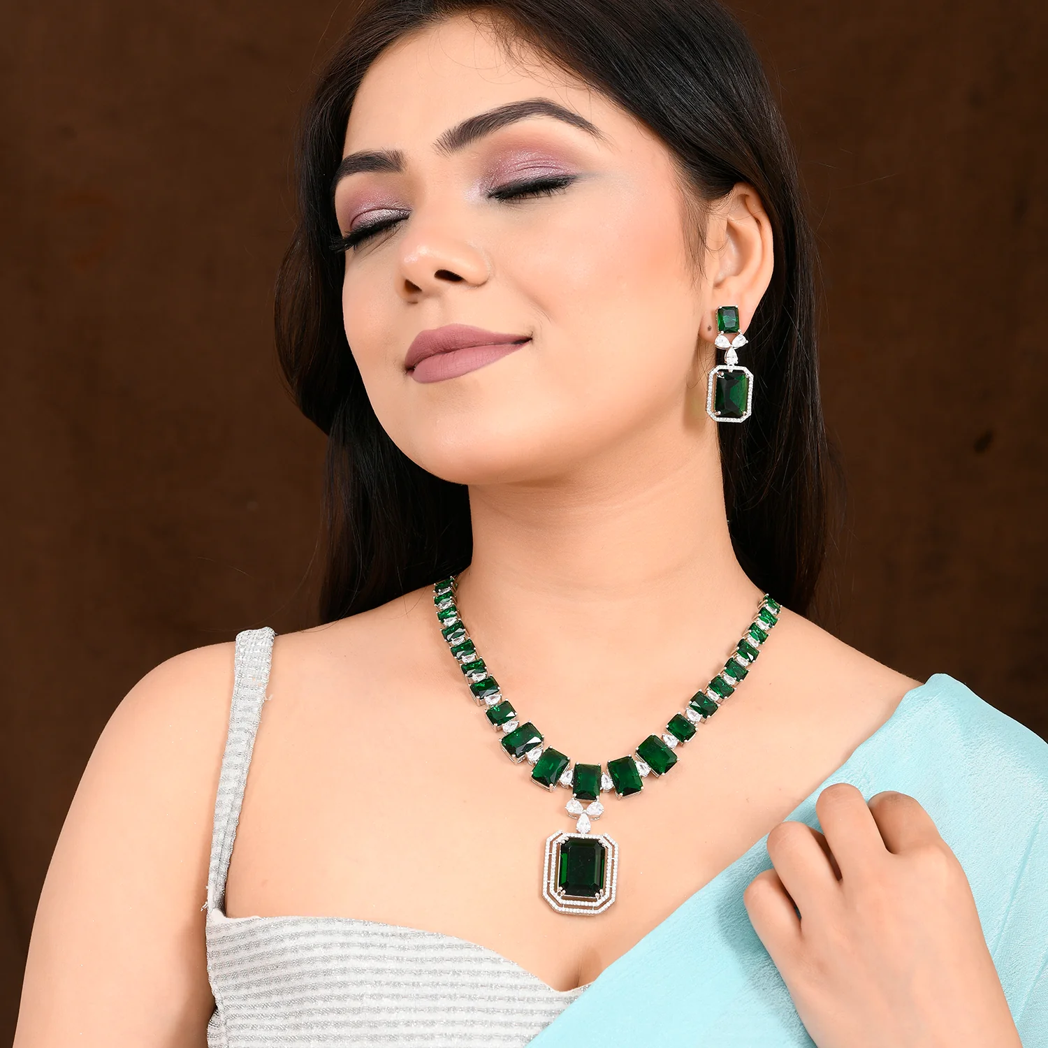 Radiant Emerald Green American Diamond Necklace Set – VOYLLA - Image 2