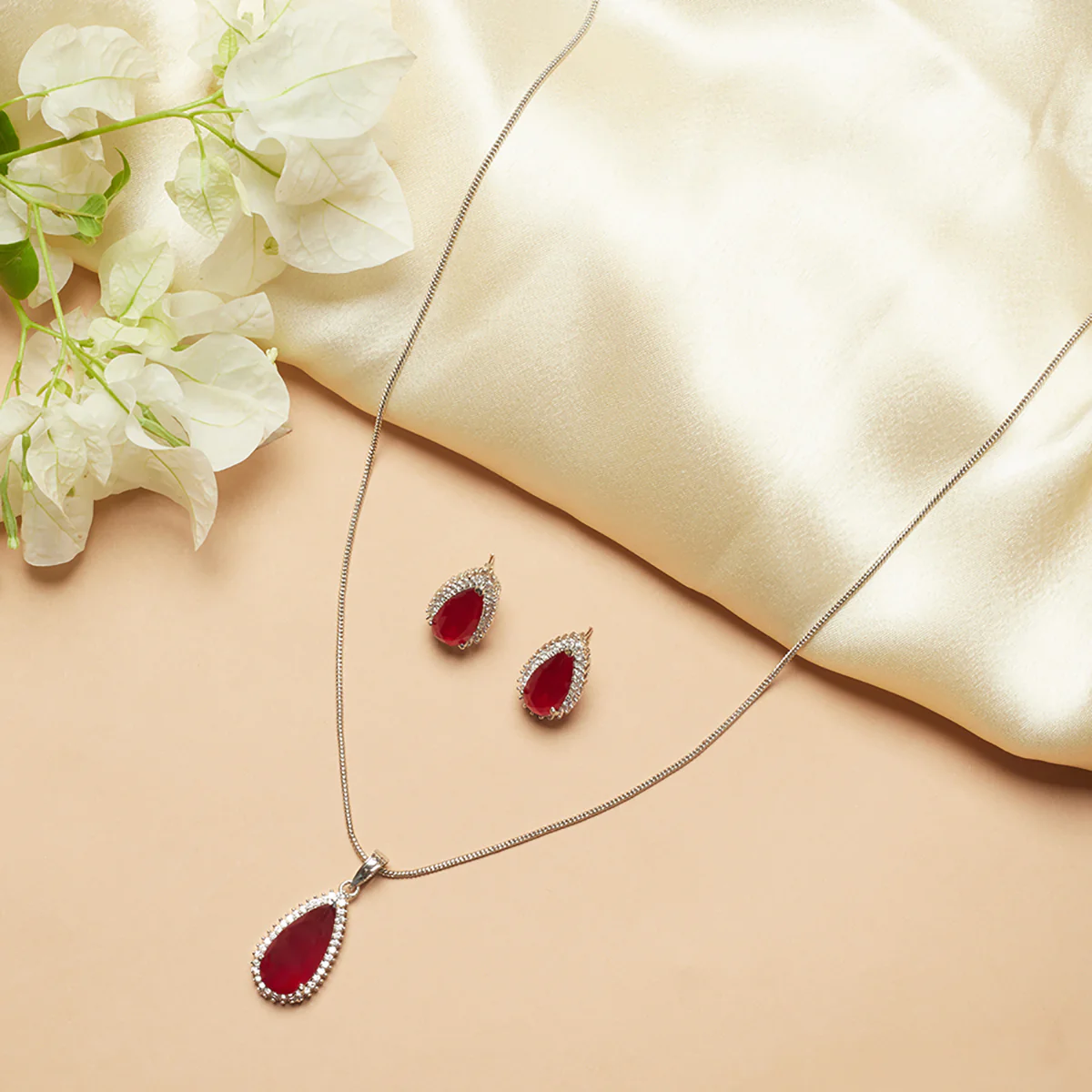 Sparkling Elegance Silver Pendant Set