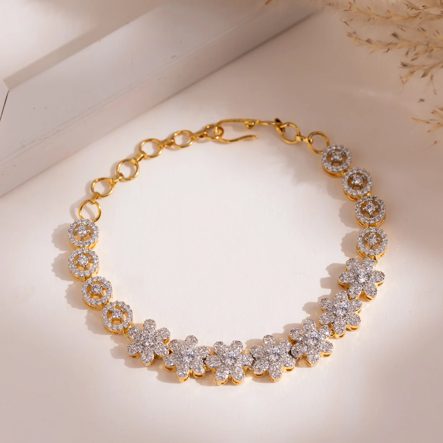 Sparkling Essential Starry Bloom Bracelet