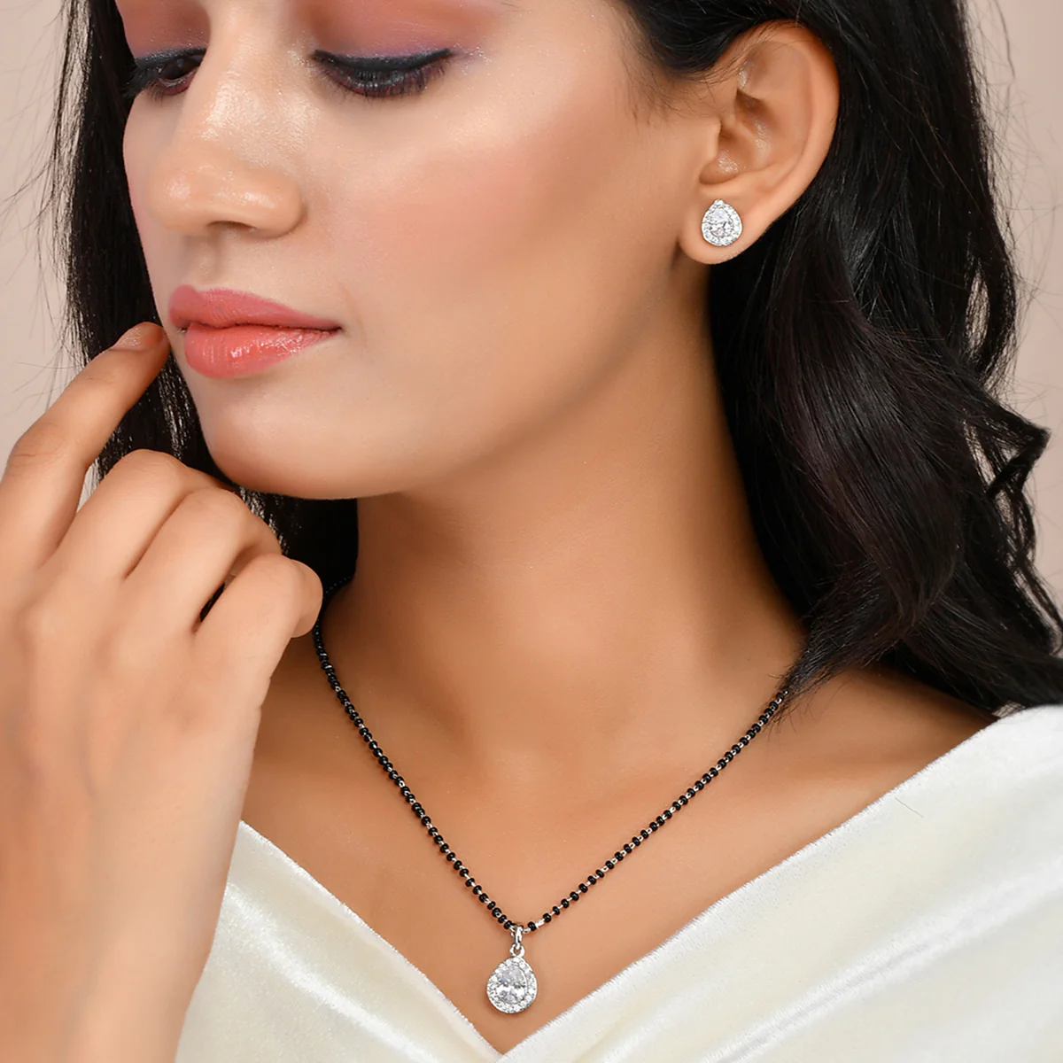 Sparkling Essential White Teardrop Shaped Silver Managalsutra Set - Image 2