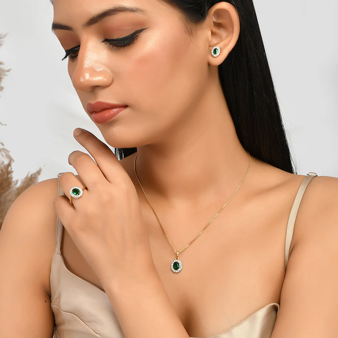 Sparkling Essentials Green Oval Cut Zircon Box Set - Image 2