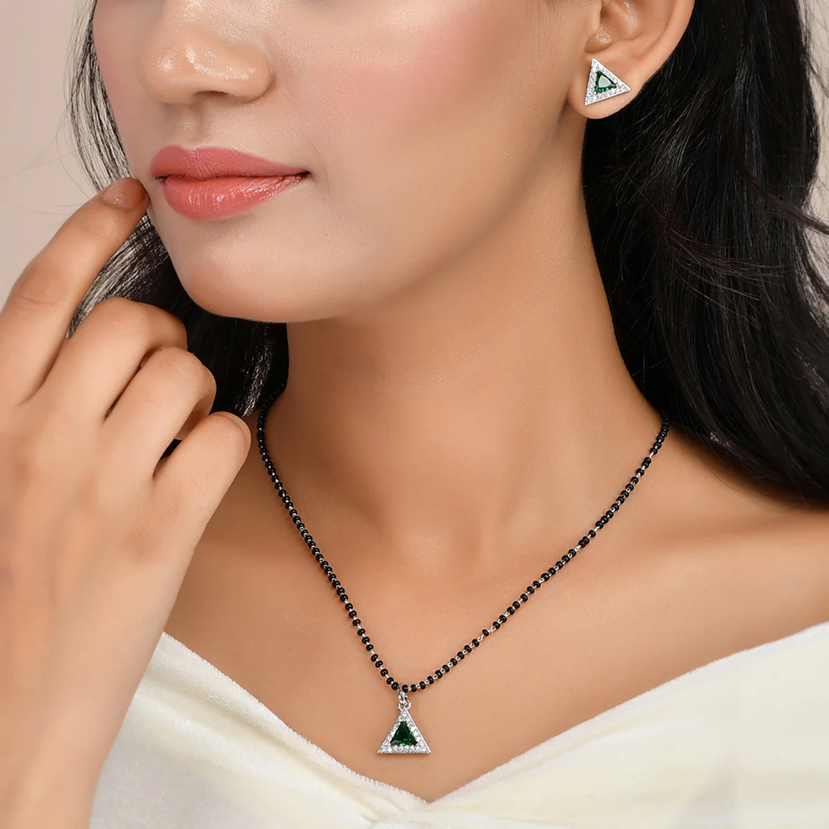 Sparkling Essentials Green Triangular Silver Mangalsutra Set - Image 2