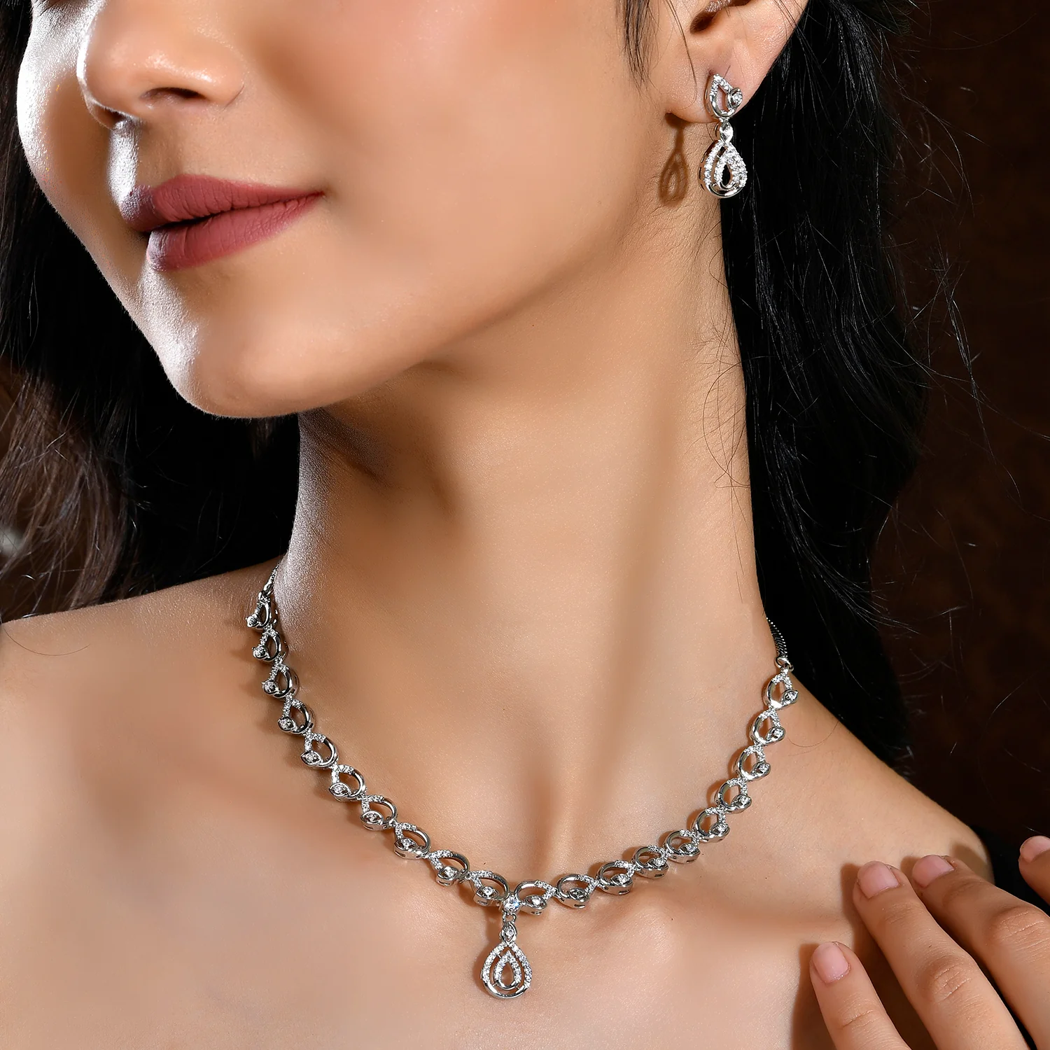 Sparkling Essentials Teardrop Dazzle American Diamond Necklace Set - Image 2