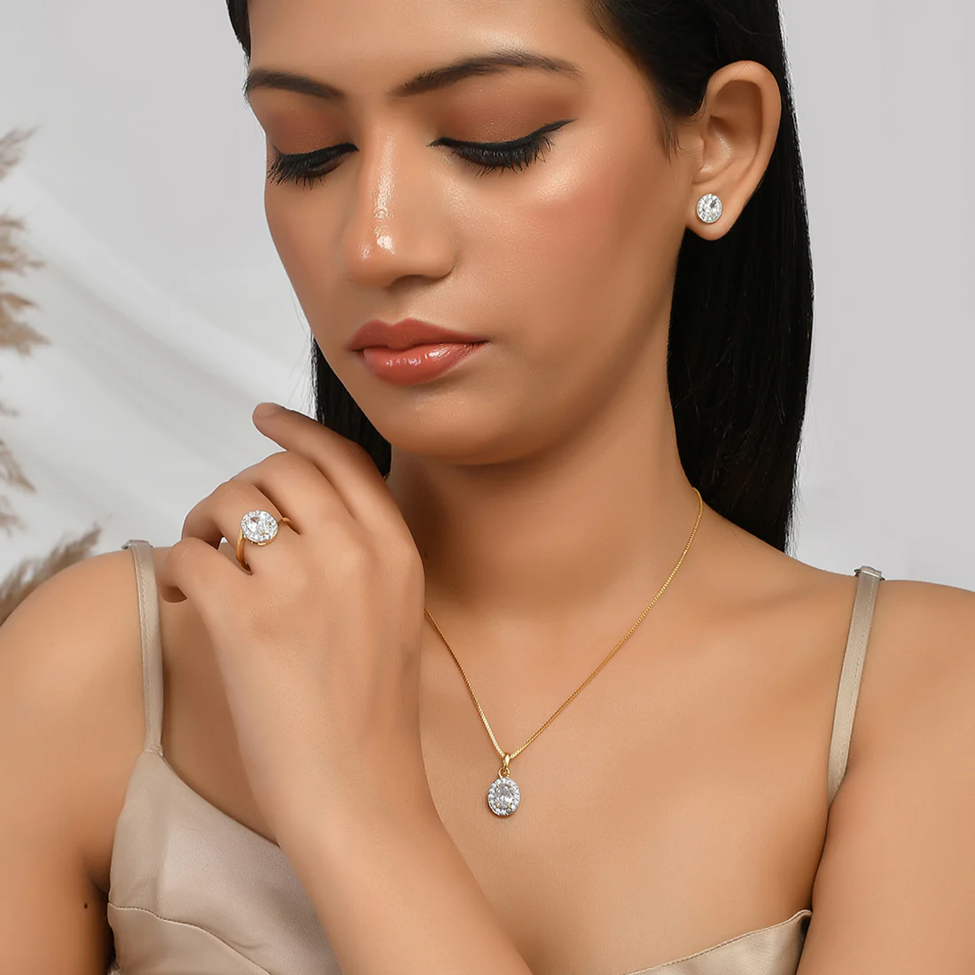 Sparkling Essentials White Oval Cut Zirconia Box Set - Image 2