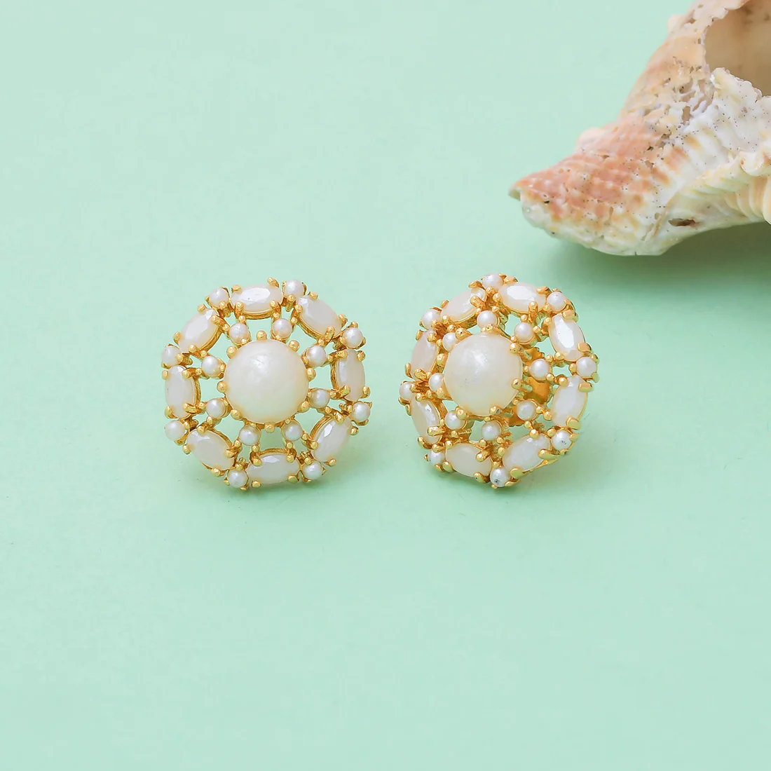 Spokes Pattern Pearl Beaded Earrings