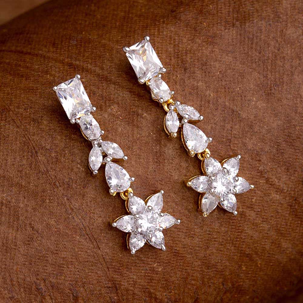 Star Motif Light Drop Earrings