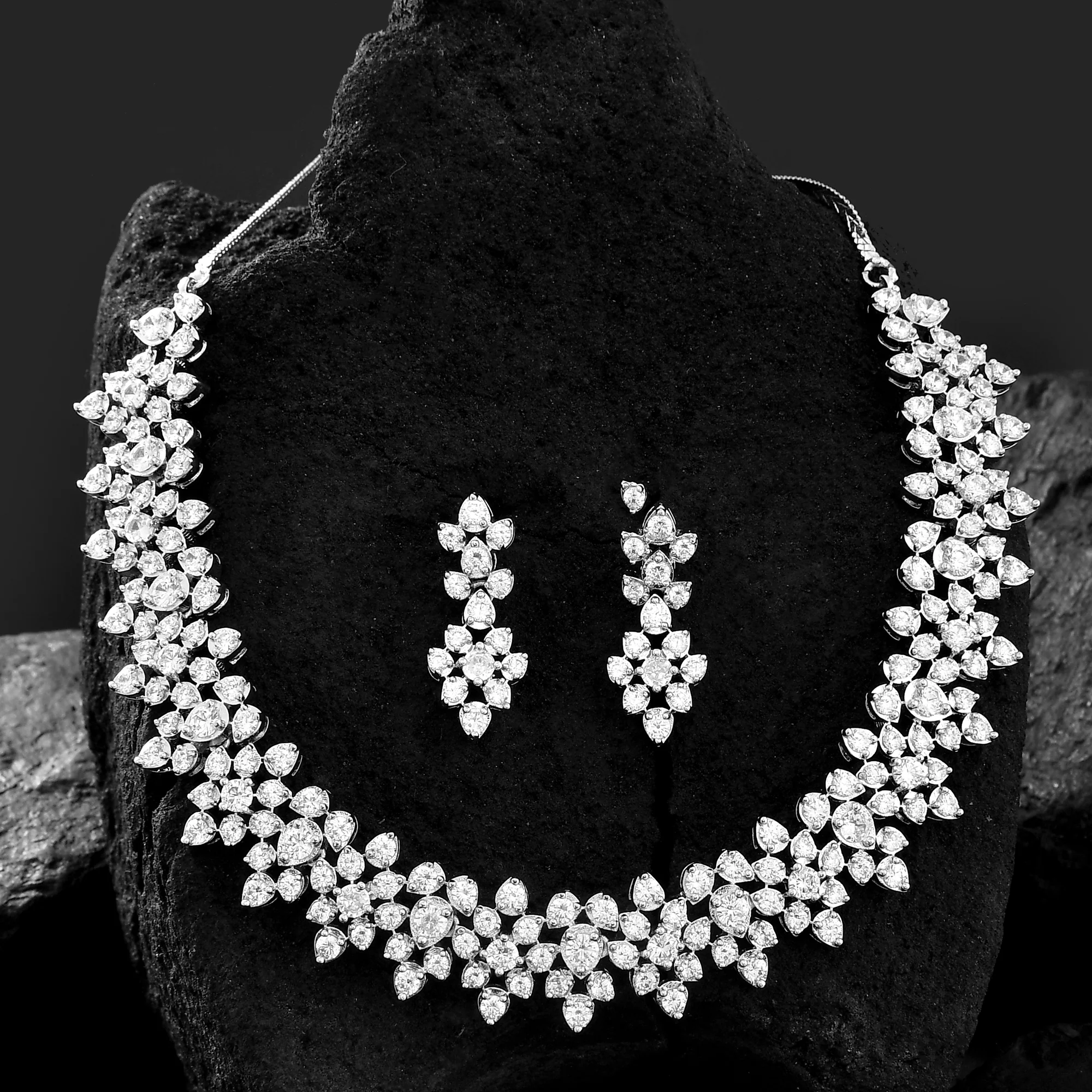 Starlight Sitara Necklace Set - Image 2