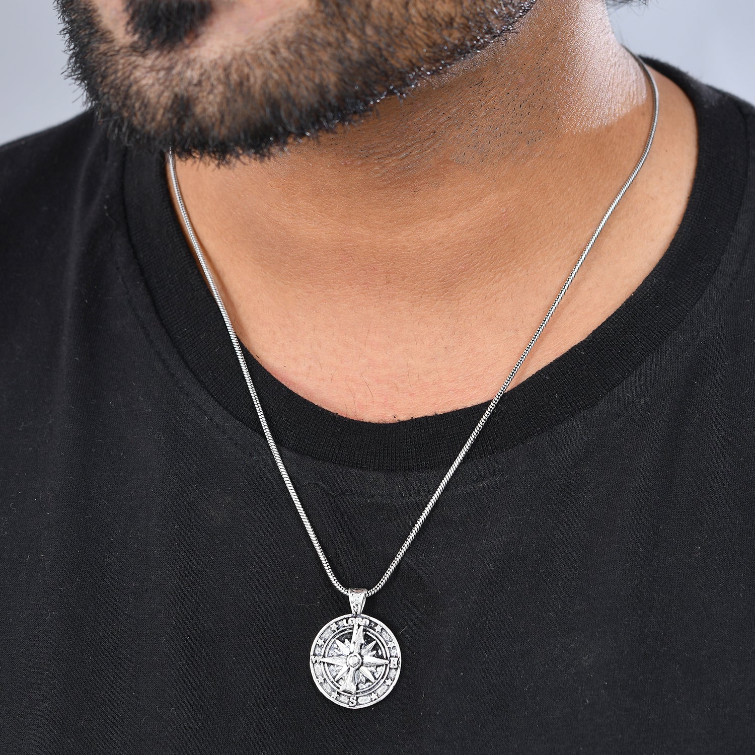 Statement Wayfinder Mens Pendant - Image 2