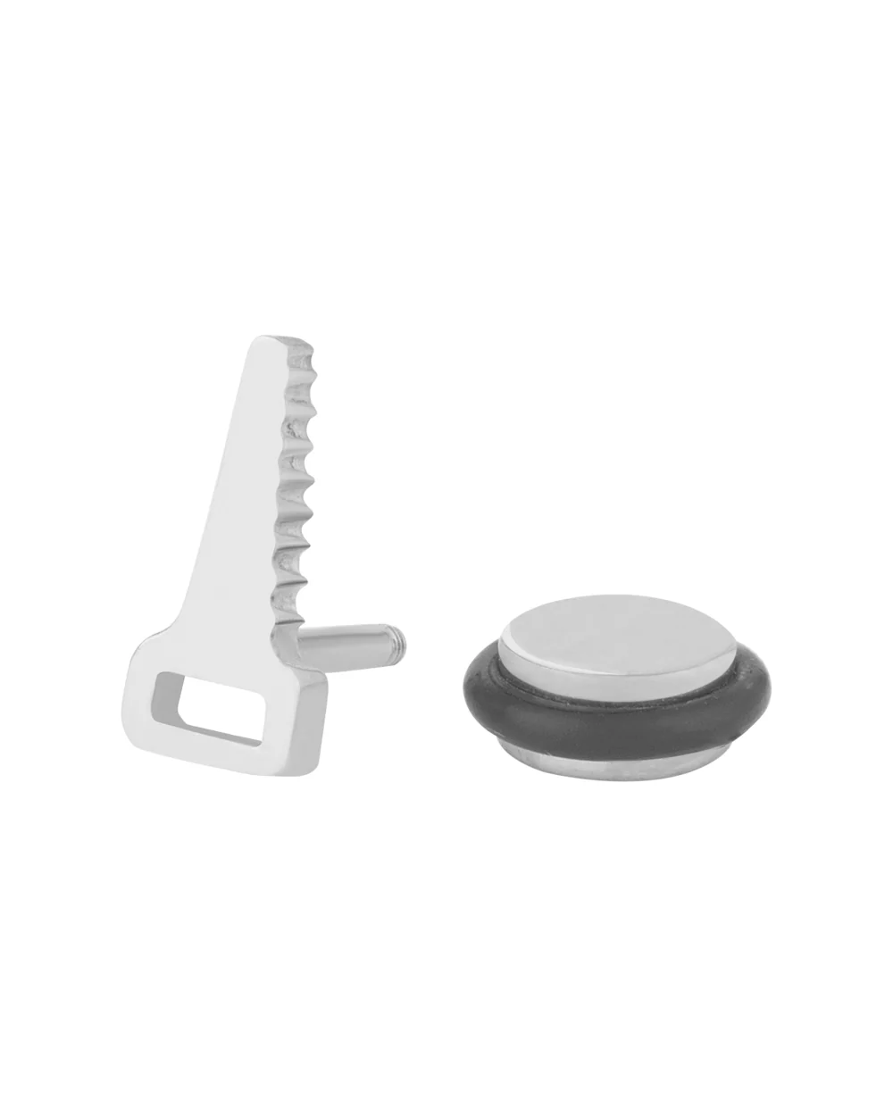 Stud Out Key Pattern Earring - Image 4
