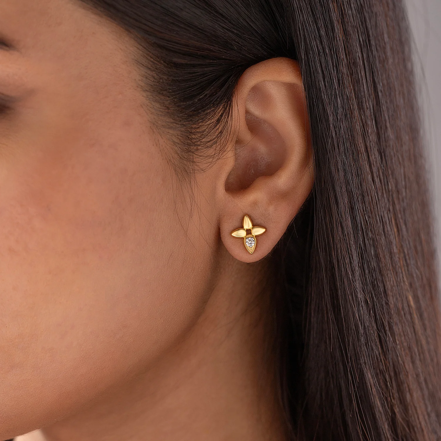 Sunflare Lab-Grown Diamond Stud Earrings - Image 2