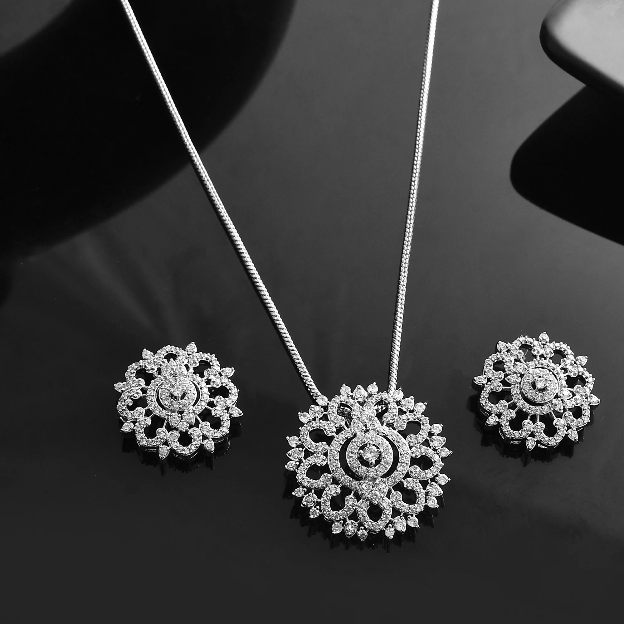 Taj Dua Pendant Set
