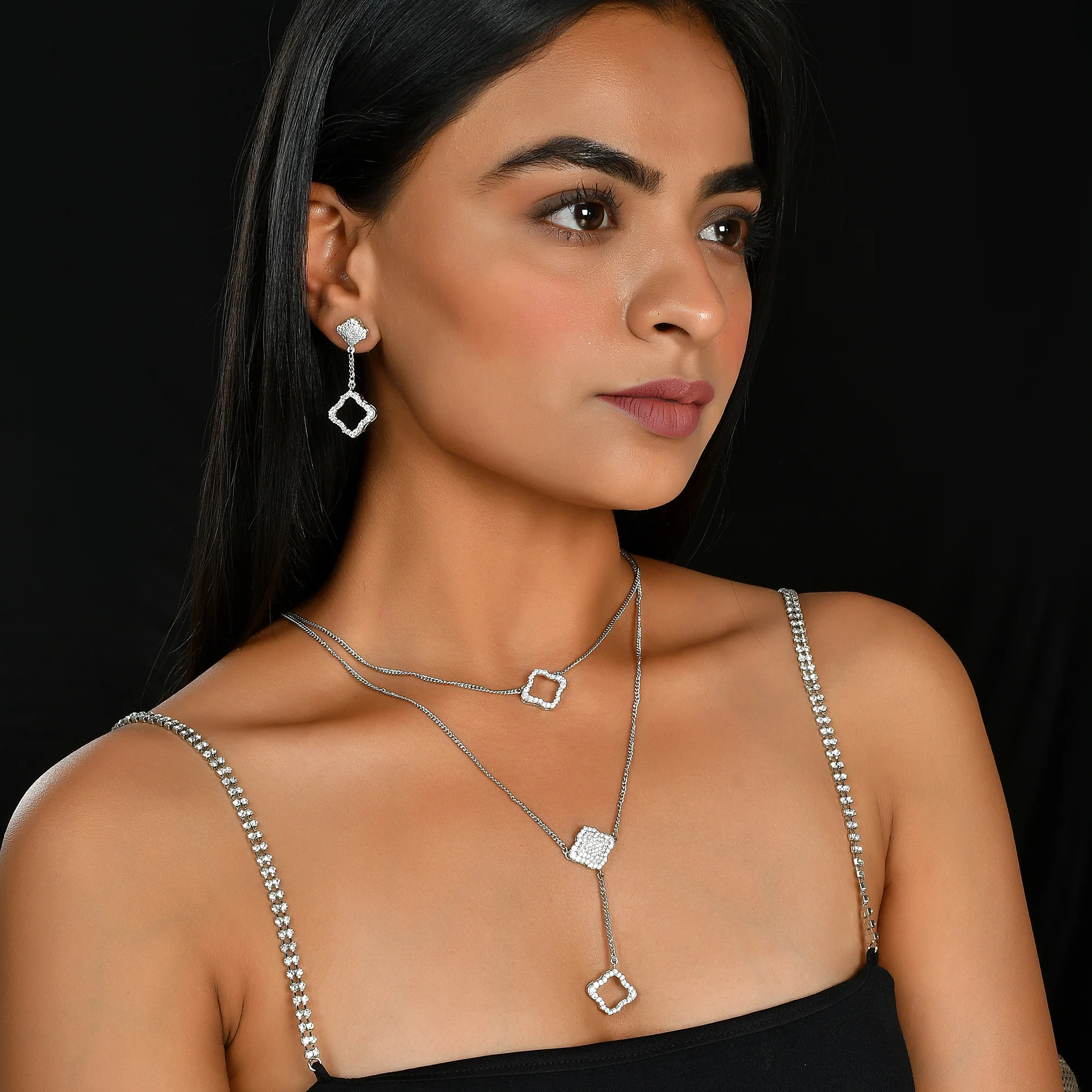 Taj Raza Pendant Set