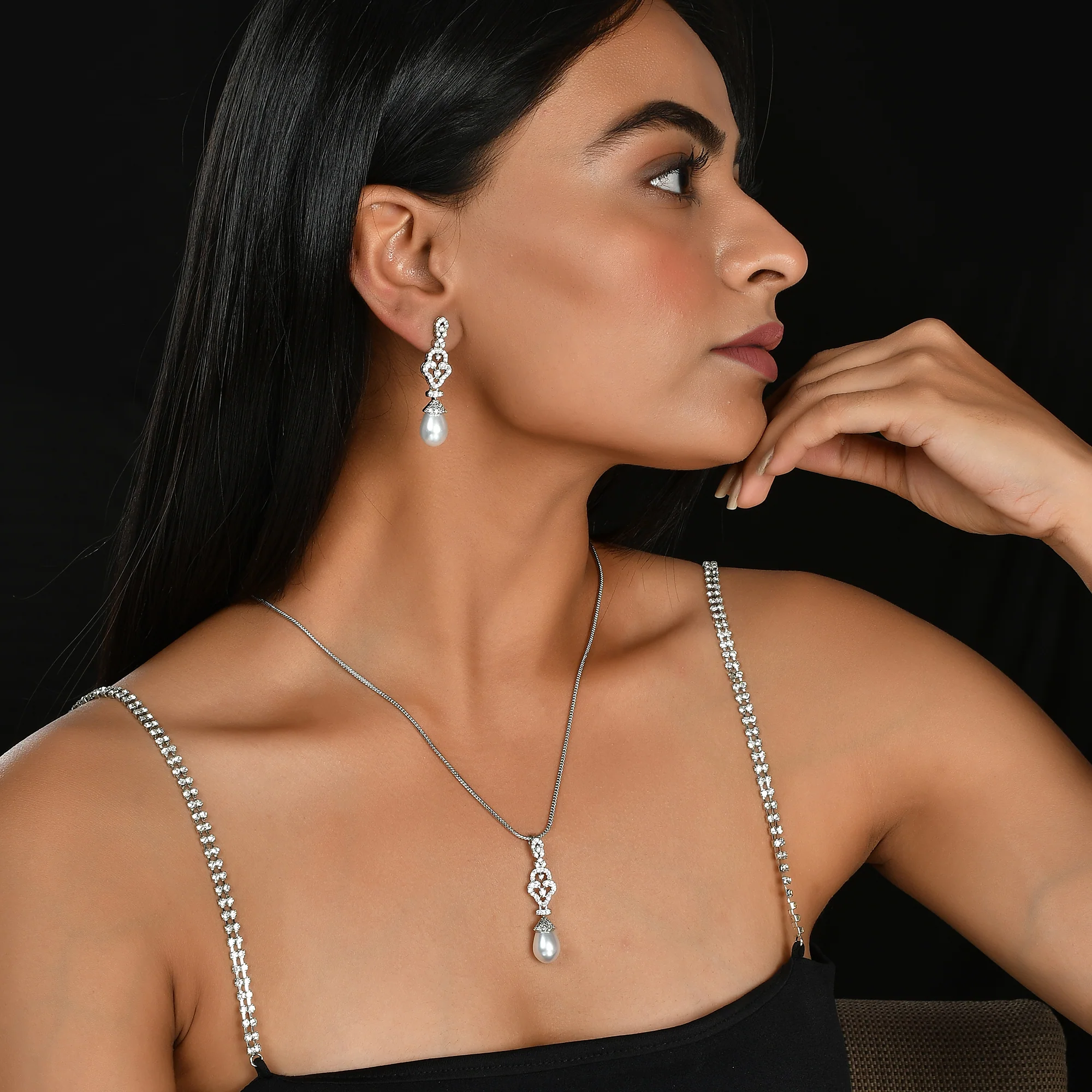Taj Ruhi Pendant Set