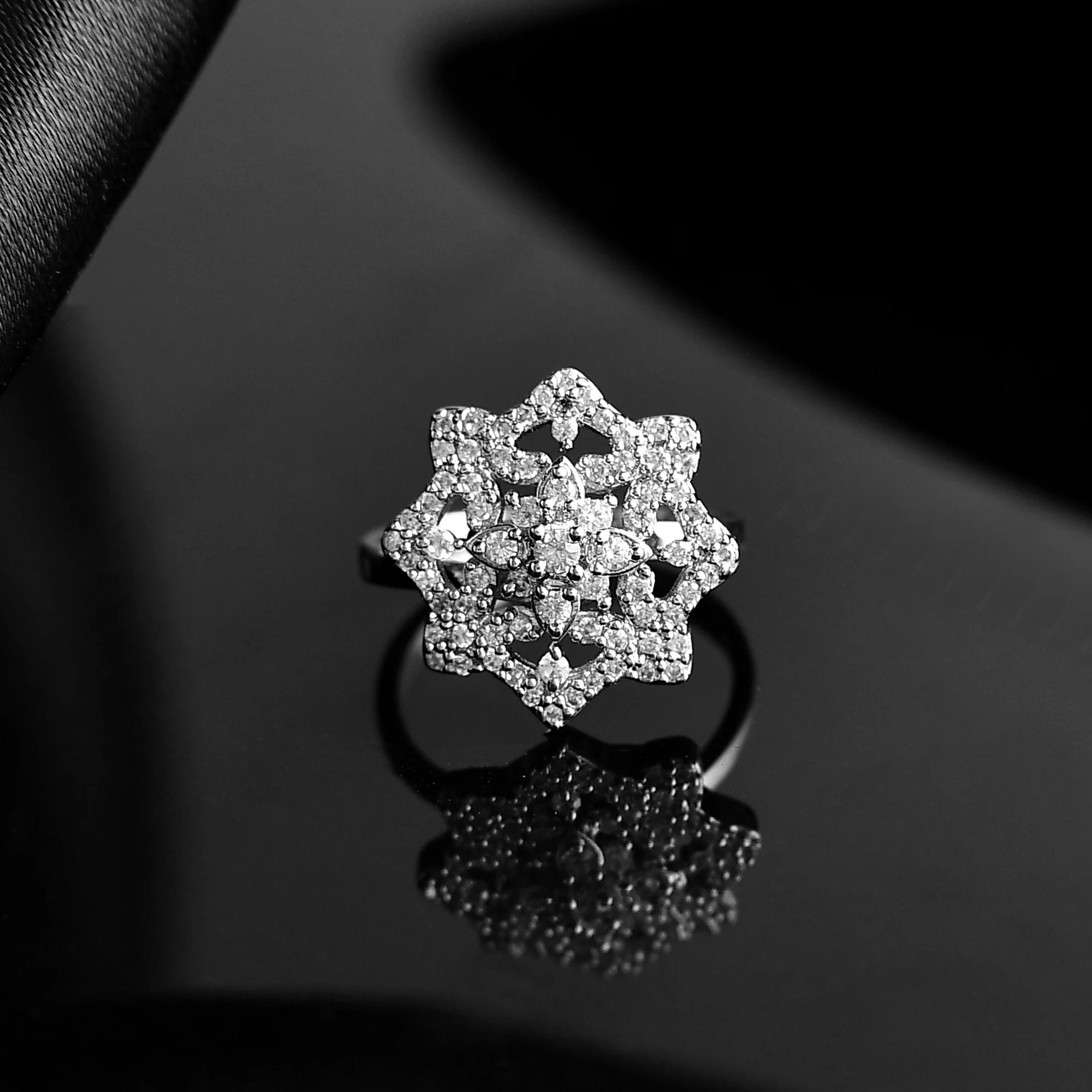 Taj Tahira Ring