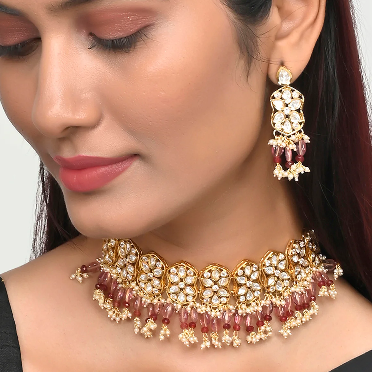 Teardrop Cut Faux Kundan Gold Toned Antique Jewellery Set - Image 2