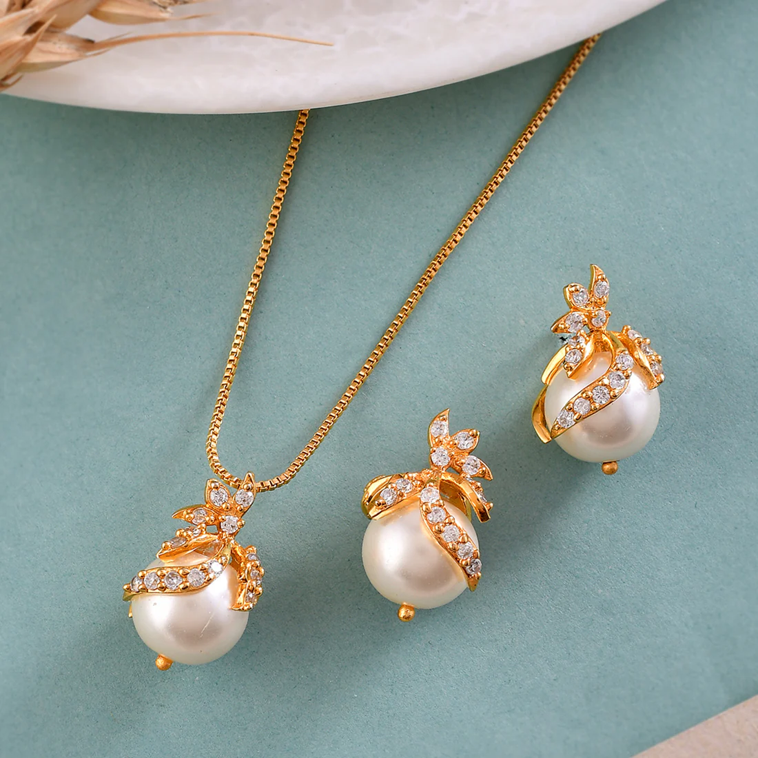 Thea Cz Studded Pendant Set
