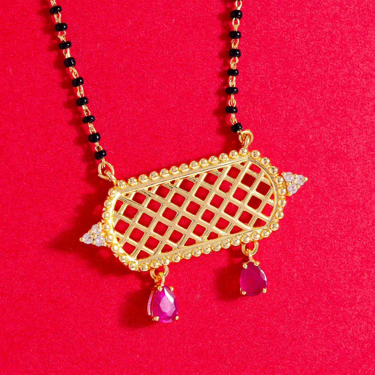 Trendy Lattice Pattern Mangalsutra