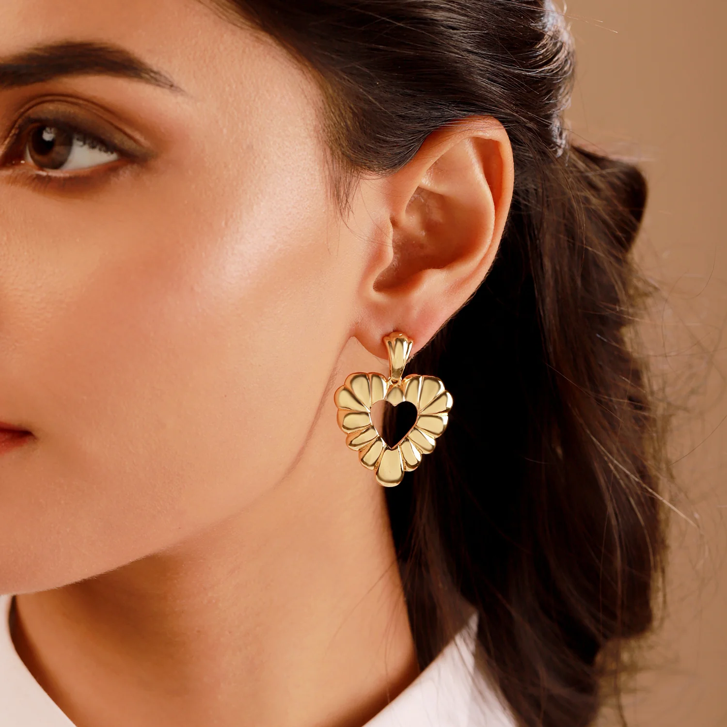 Valentine’s Day Golden Bloom Heart Earrings - Image 3
