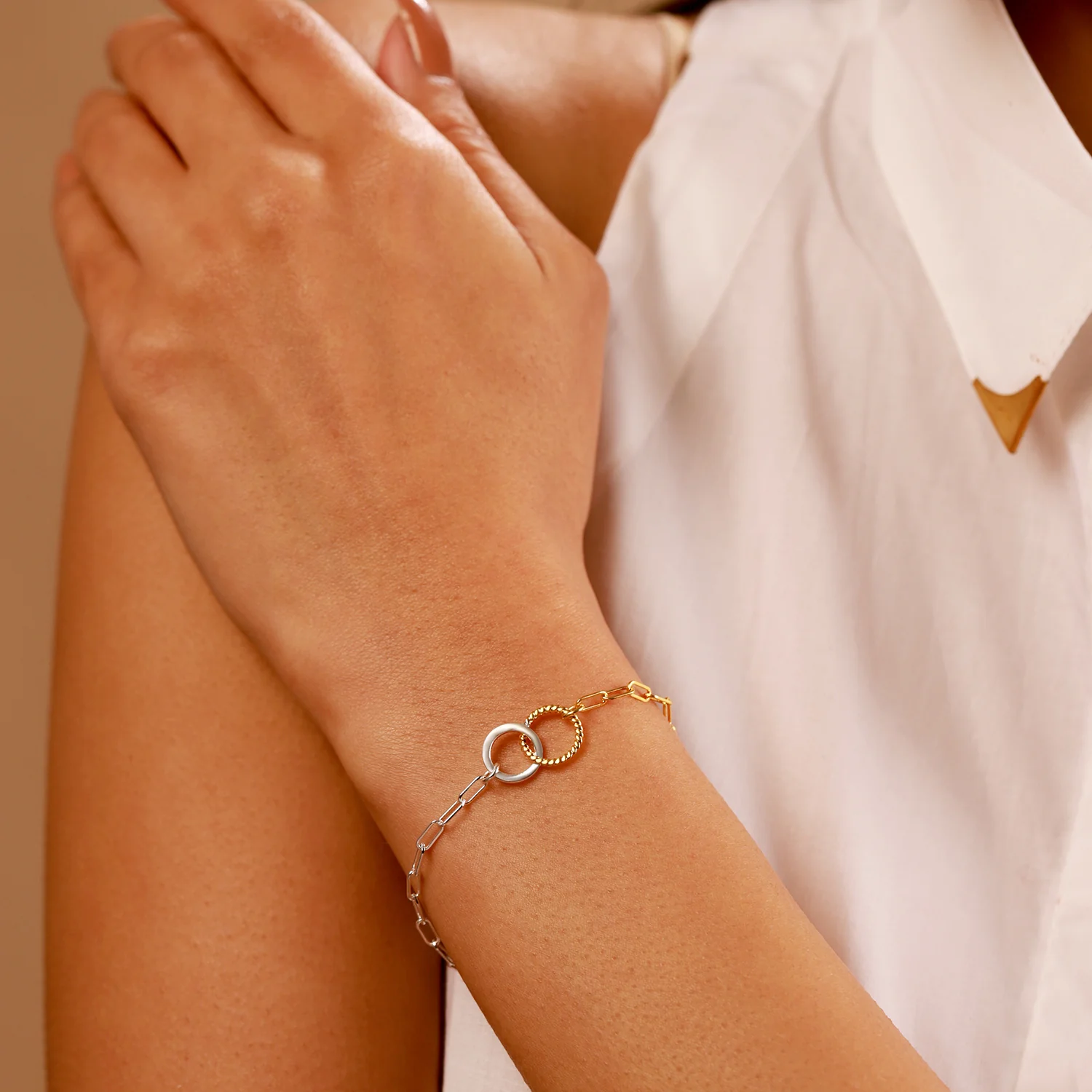 Valentine’s Day Golden Linked Circles Bracelet - Image 3