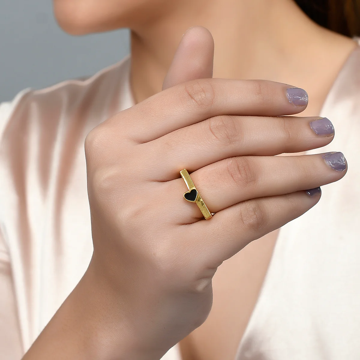 Edgy Black Hearts Ring - Image 2