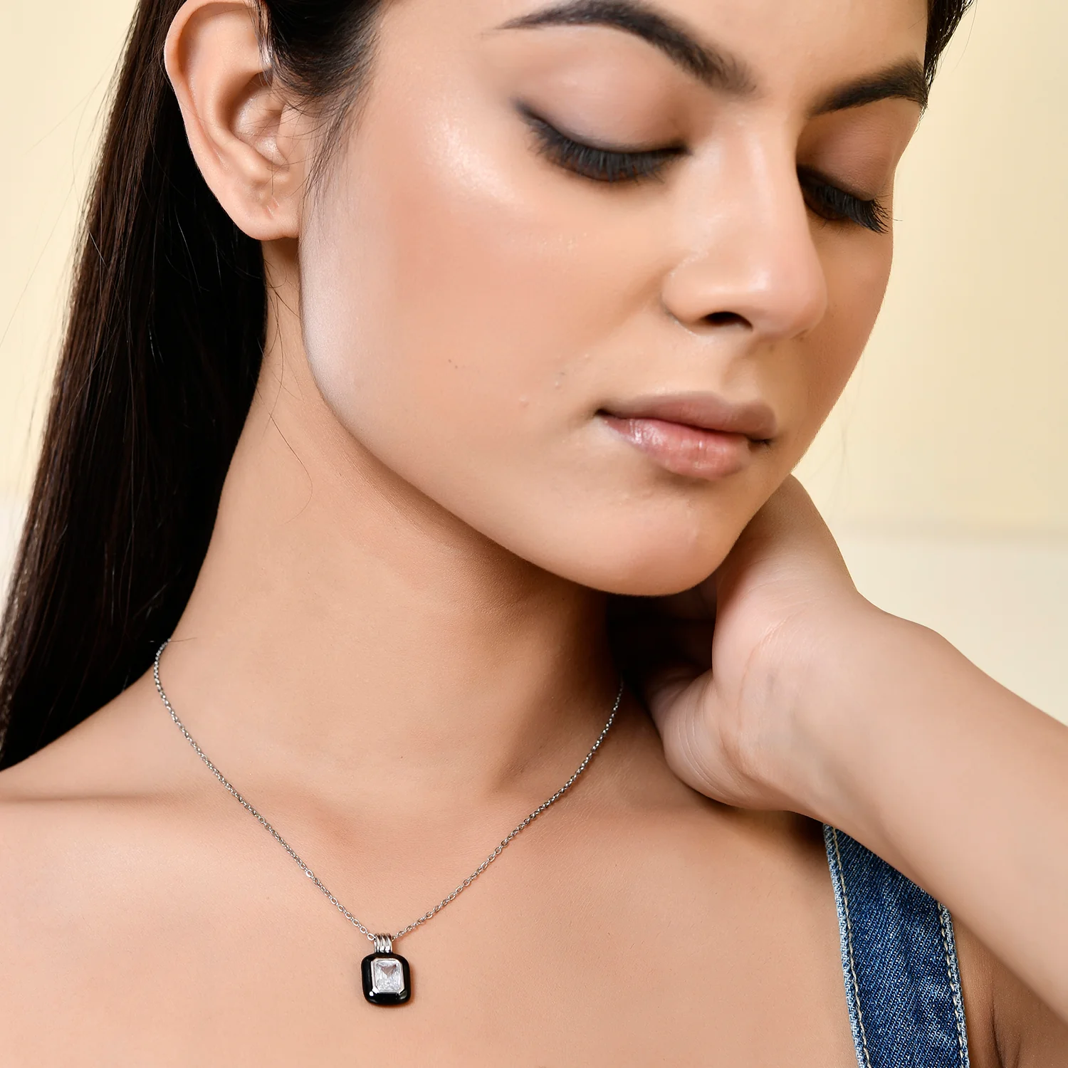 Voyage Glow On-The-Go Silver Pendant - Image 2