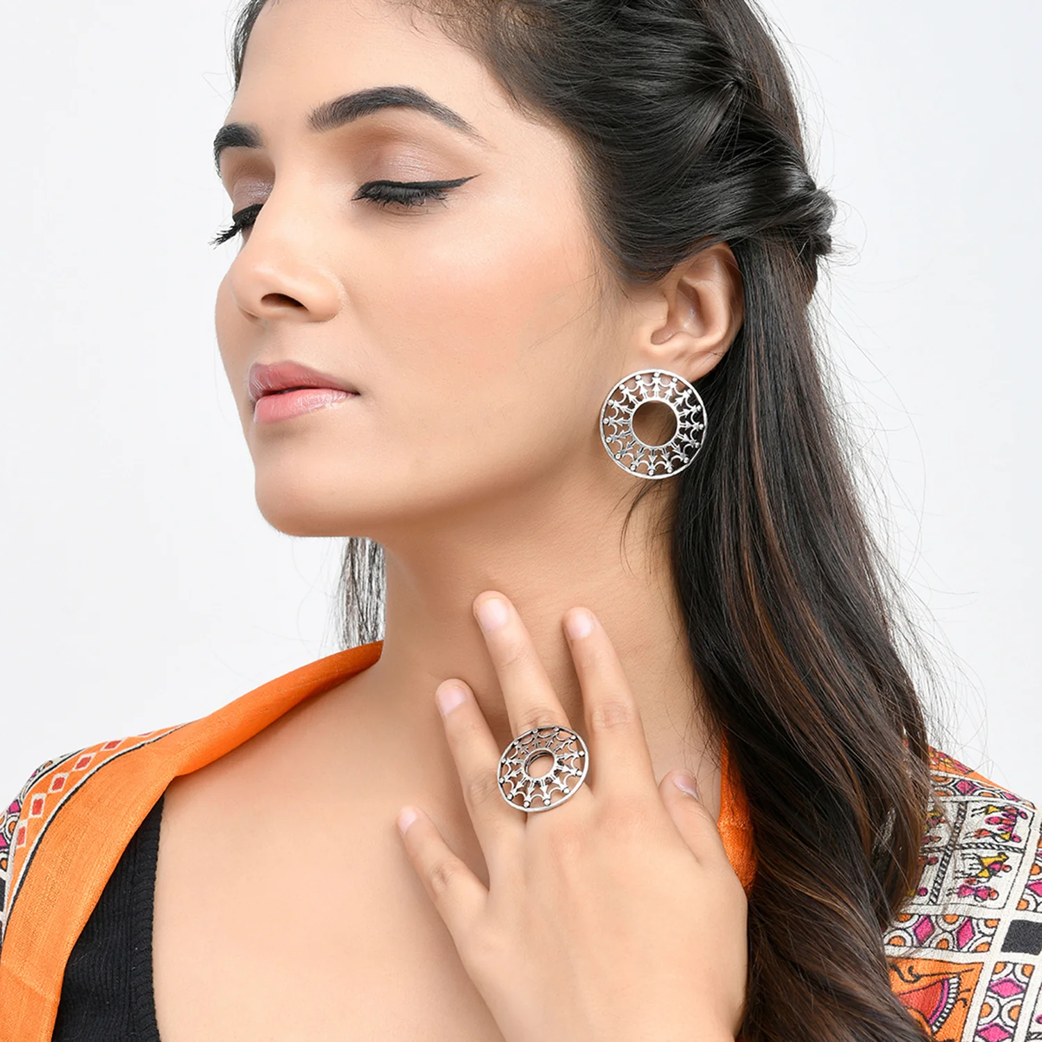 Warli Ghoomer Earrings - Image 3