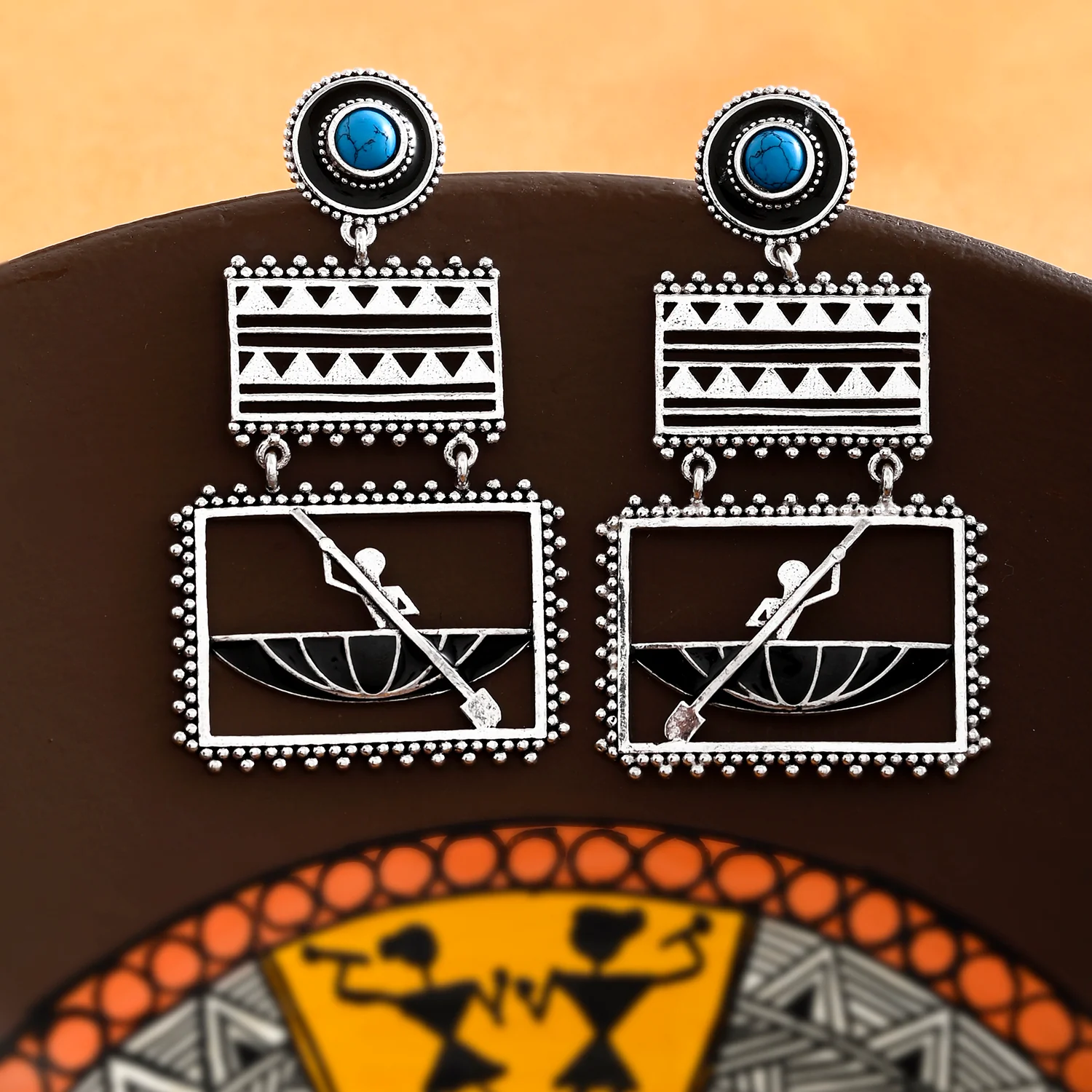 Warli Nandiyaan Ke Paar Earrings