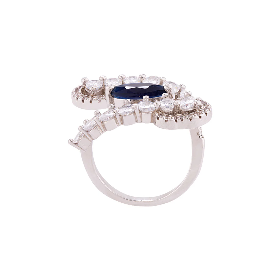 Women's Cutwork Pattern Ring - Image 4